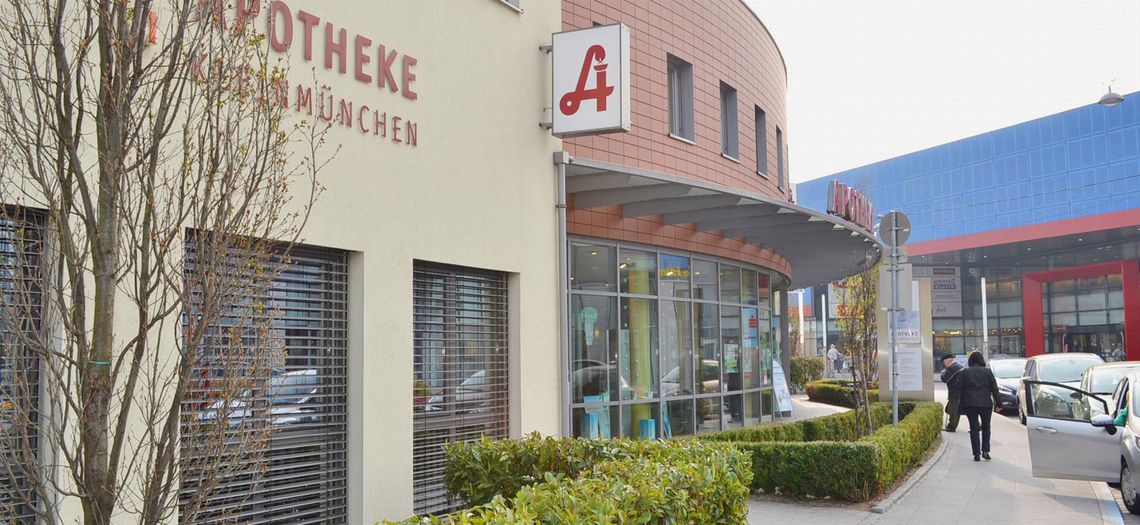 Gesundheitszentrum mit Apotheke von Außen